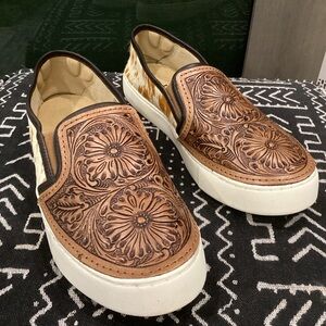 MYRA Tooled Leather Floral Embossed Slip-On Sneakers size 8